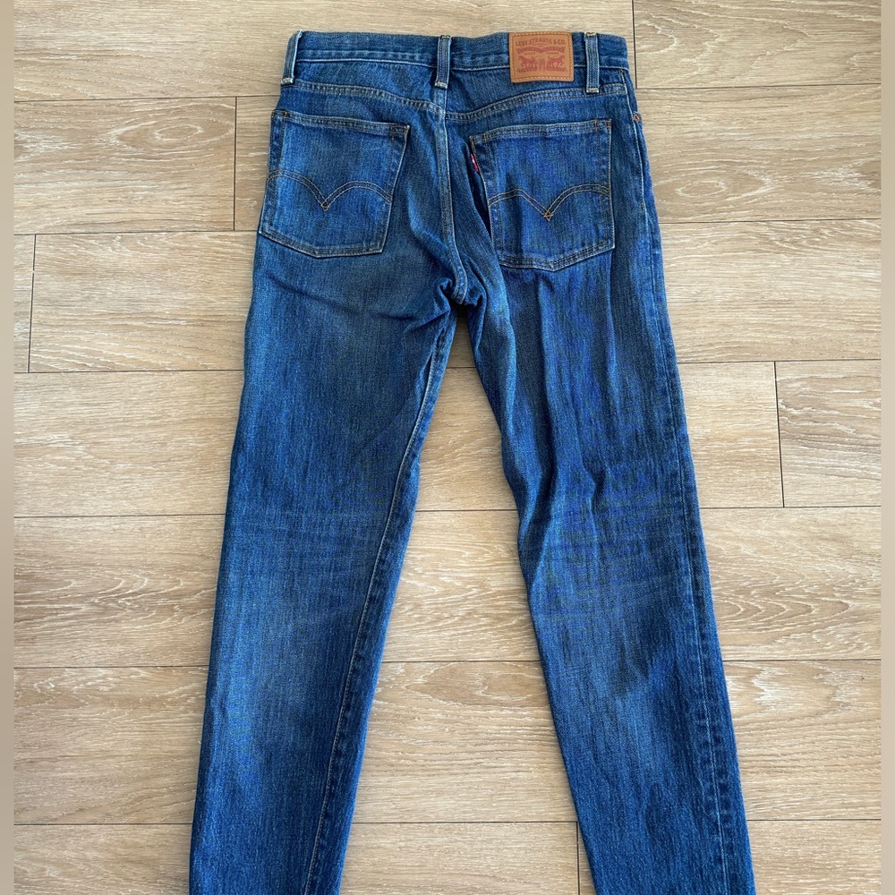 Vintage Levi’s straight mid rise  dark wash jeans